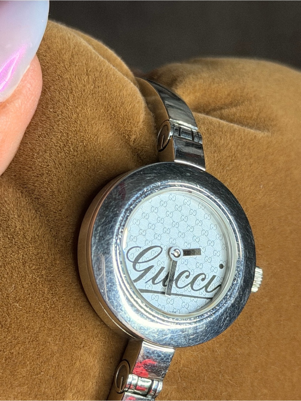GUCCI YA105528 105 Series Swiss Quartz Bangle Watch Complete Set Box Papers - Picture 10 of 13